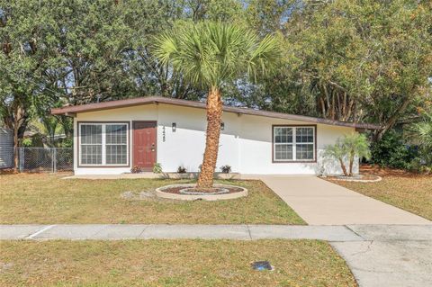 Photo of 4425 W Bay Avenue, Tampa, FL 33616 (MLS # TB8463837)