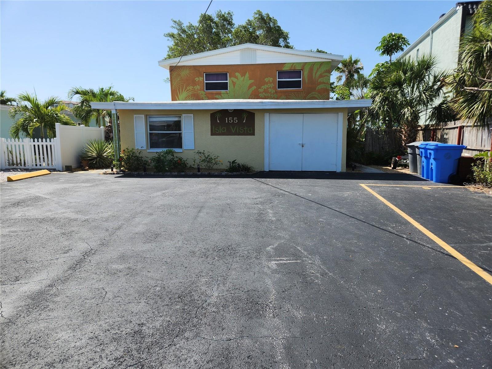 This great 1 bedroom / 1 bathroom apartment is located directly on an intracoastal inlet, with windows that face out toward the sparkling water. Main living area includes a brand new mini-split AC unit, and the kitchen is complete with new cabinets, countertop and stainless steel sink. The bedroom is spacious and has its own window unit AC and large windows to allow for plenty of natural light. The property has on-site coin laundry machines, and the communal rear courtyard is just steps away with access to a dock for relaxation and water views, plus is a short walk from the beach! Call to schedule a viewing today!