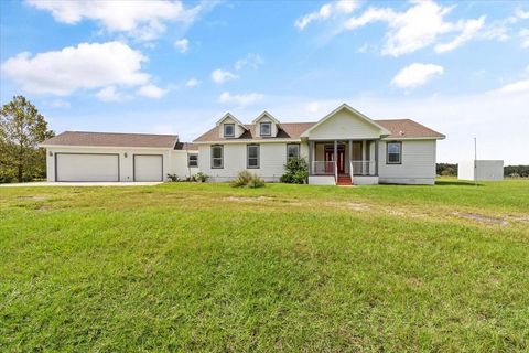 A home in DUNNELLON