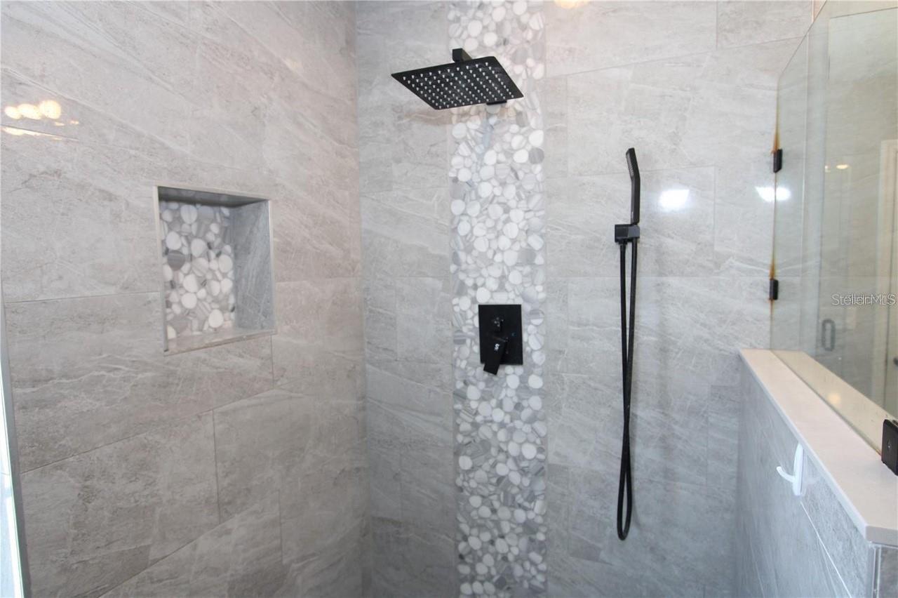 SUMMERS CORNER - Residential Lease