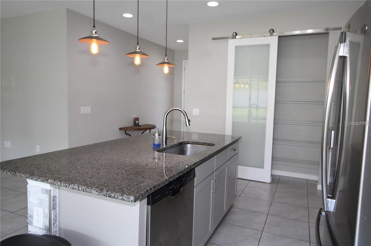 SUMMERS CORNER - Residential Lease