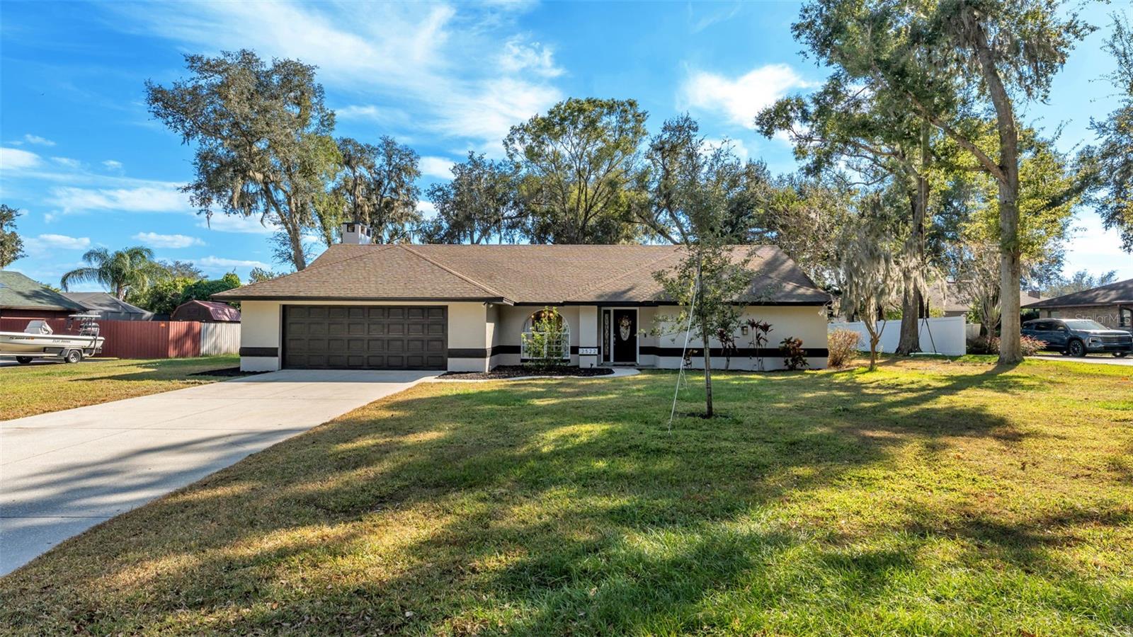 DEER BROOKE - Residential