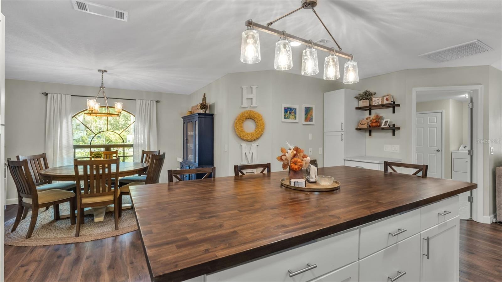 DEER BROOKE - Residential