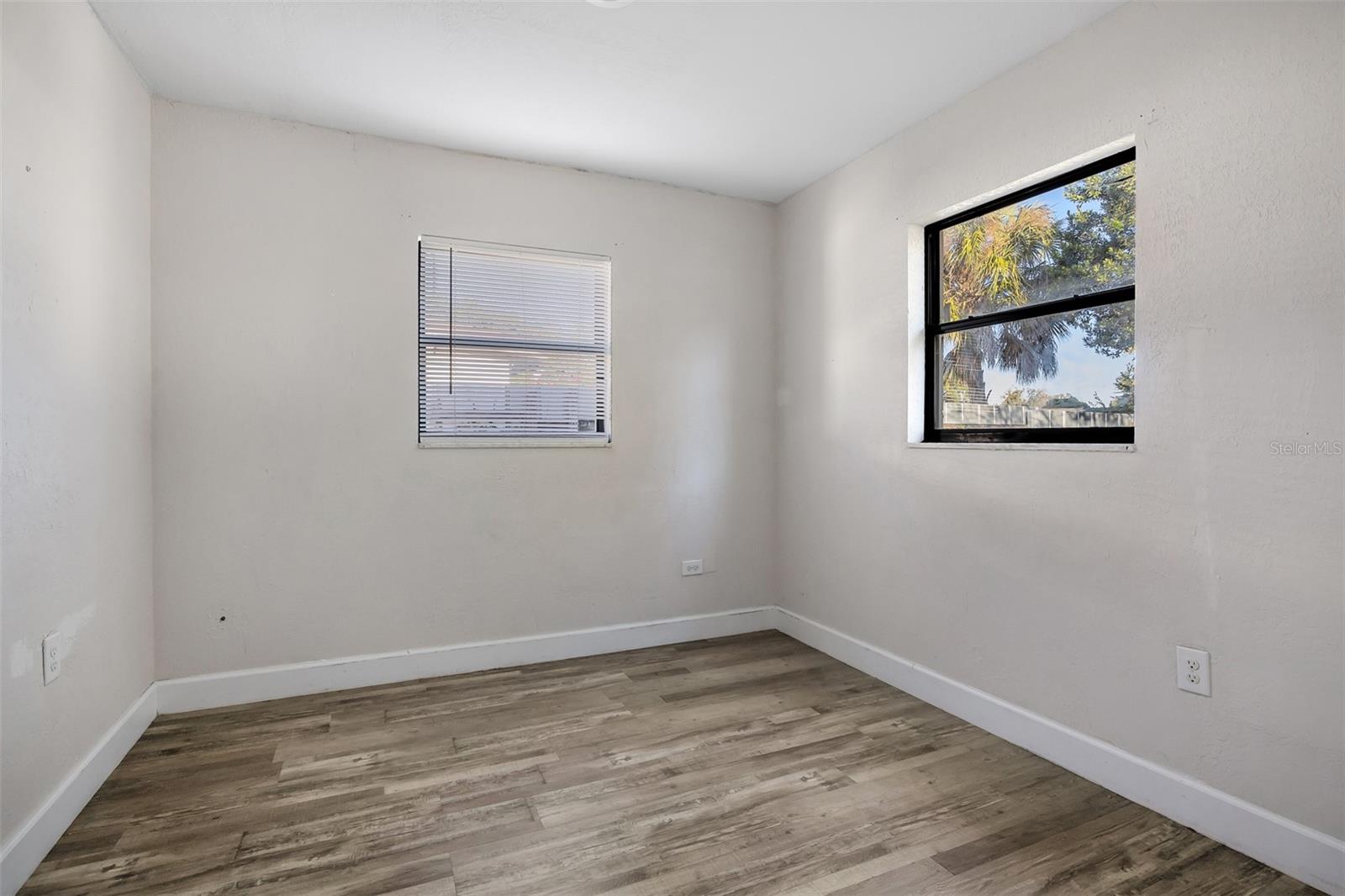 MELANIE MANOR SUB - Residential