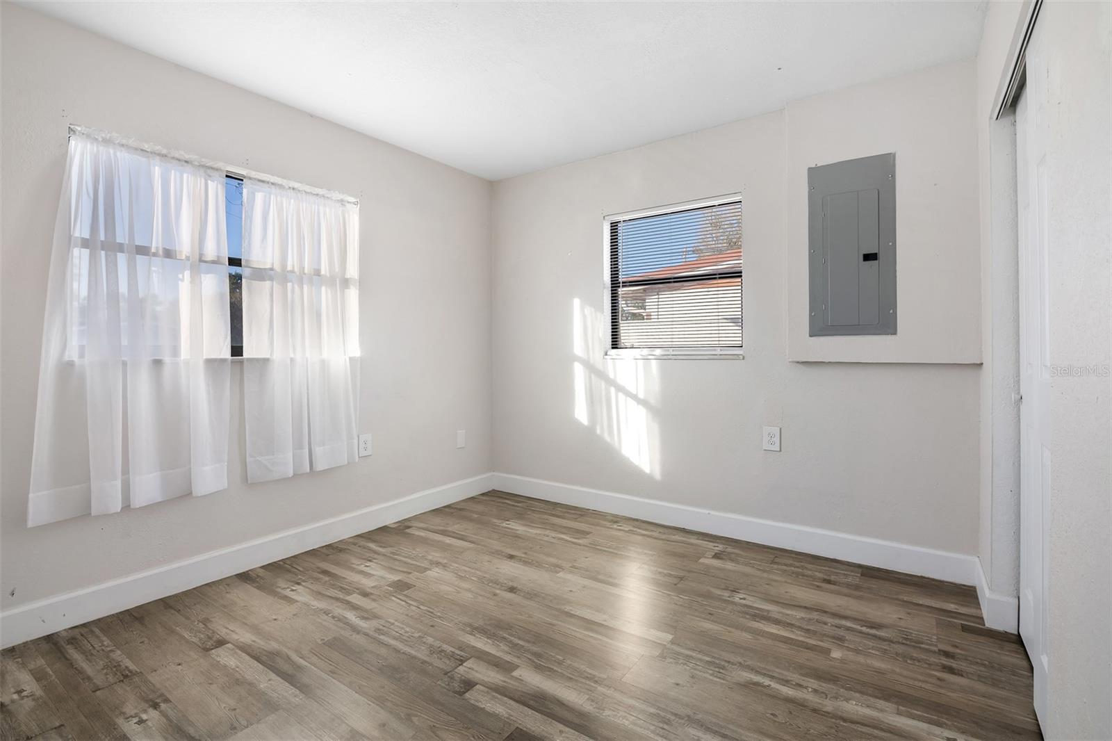 MELANIE MANOR SUB - Residential