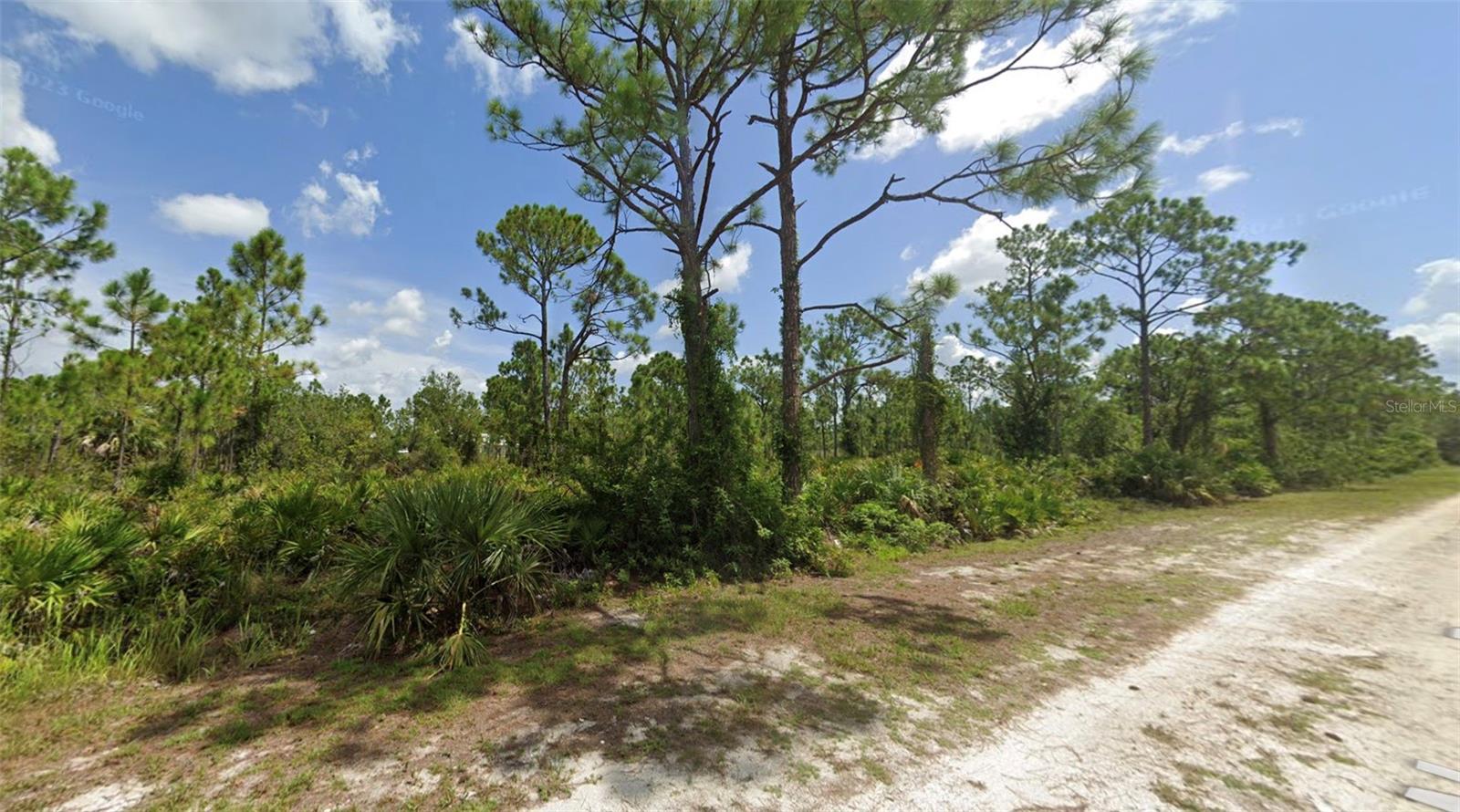 Build Your Florida Dream Home!
Welcome to this residential vacant lot located in the growing Tropical Gulf Acres subdivision of Punta Gorda! Zoned RSF3.5, this property offers flexible building potential. It’s the perfect spot for your future home or investment.
Enjoy convenient access to U.S. 41 and I-75, just a short drive from downtown Punta Gorda, Charlotte Harbor, shopping, dining, boating, and the Punta Gorda Airport.