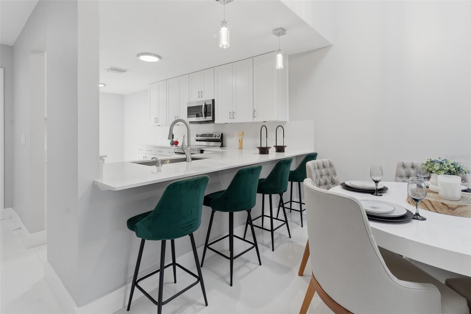 8044 SANDPOINT BOULEVARD