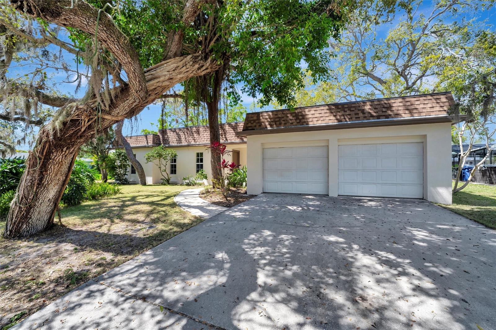 3428 MINEOLA DRIVE