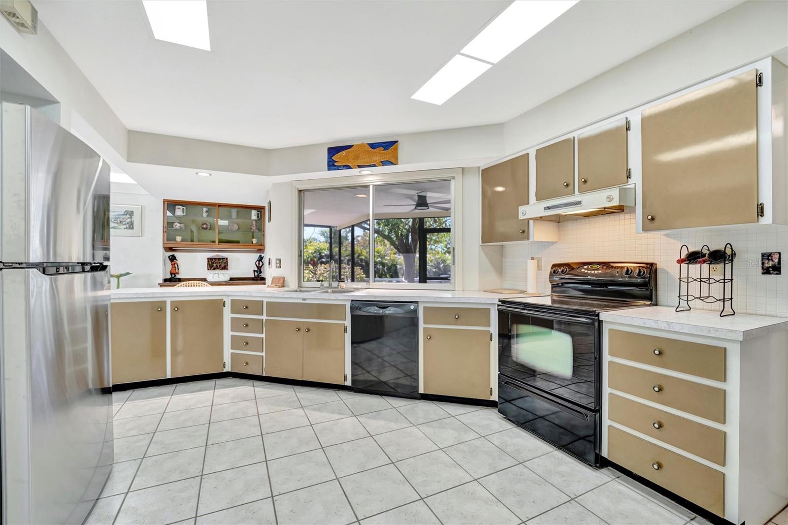 SOUTH GATE - Residential