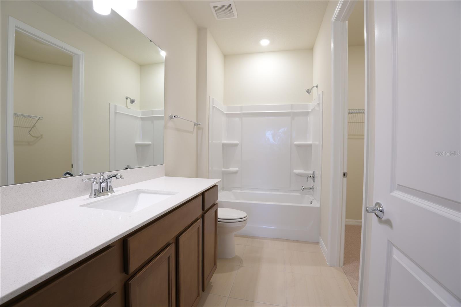 WINTER GROVE - Residential Lease