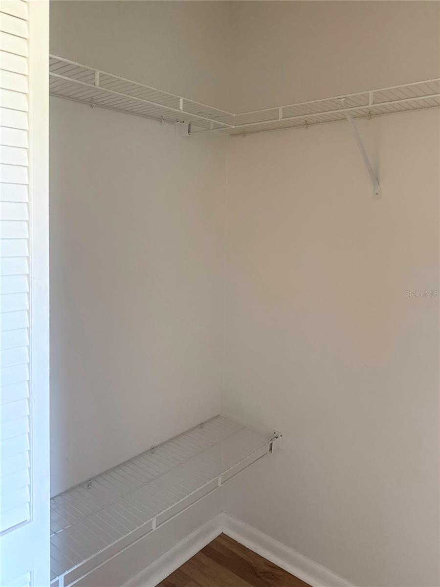 CIRCLE SQUARE WOODS - Residential