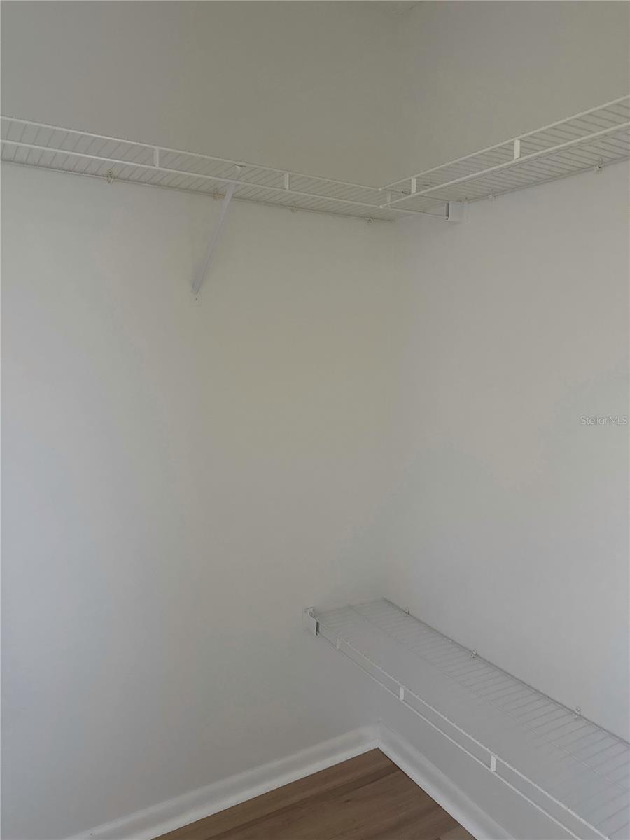 CIRCLE SQUARE WOODS - Residential