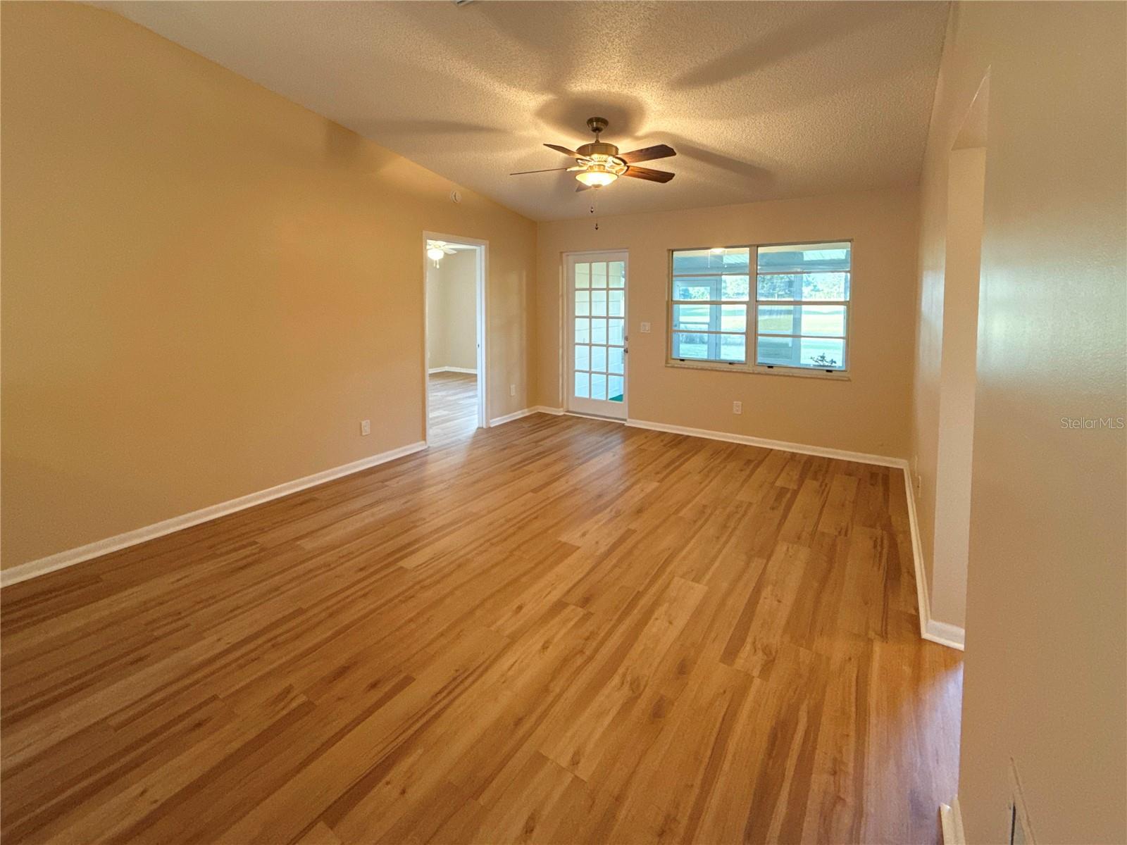 CIRCLE SQUARE WOODS - Residential