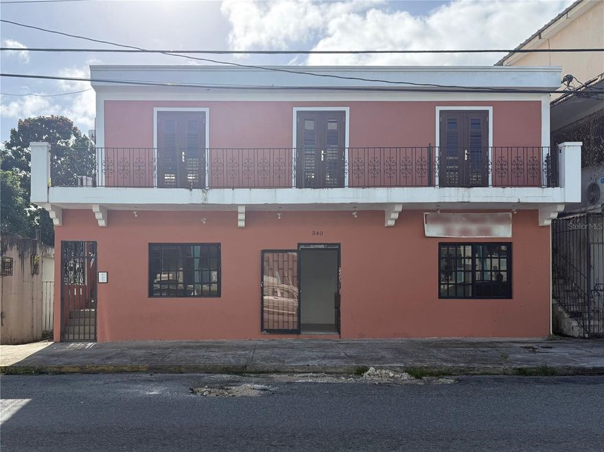 Excellent mixed-use property located on Ave. Font Martelo, Humacao, just steps from Ryder Memorial Hospital, one of the area’s main landmarks. The property offers excellent visibility, easy access, and high traffic exposure. The property features two (2) levels: First level designated for commercial use, and the Second level for residential use. The property includes two (2) water meters and two (2) electric meters, allowing for independent utility management. Ideal for investors seeking a mixed-use property with strong income potential.