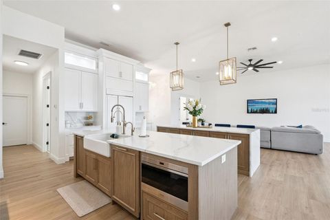 Tiny photo for 10839 Lakeshore Drive, Clermont, FL 34711 (MLS # G5108839)