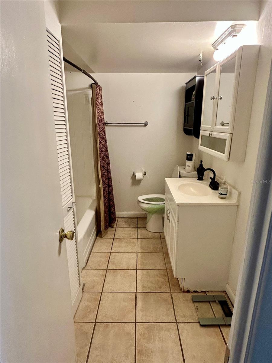 LAKEWOOD ESTATES UNIT 4 - Residential