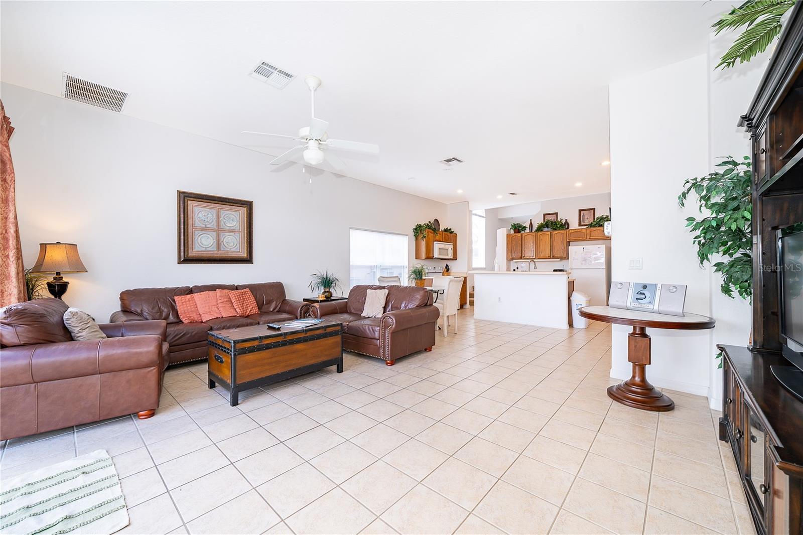 MARBELLA AT DAVENPORT PB 1 42 PG 29-30 LOT 31 - Residential