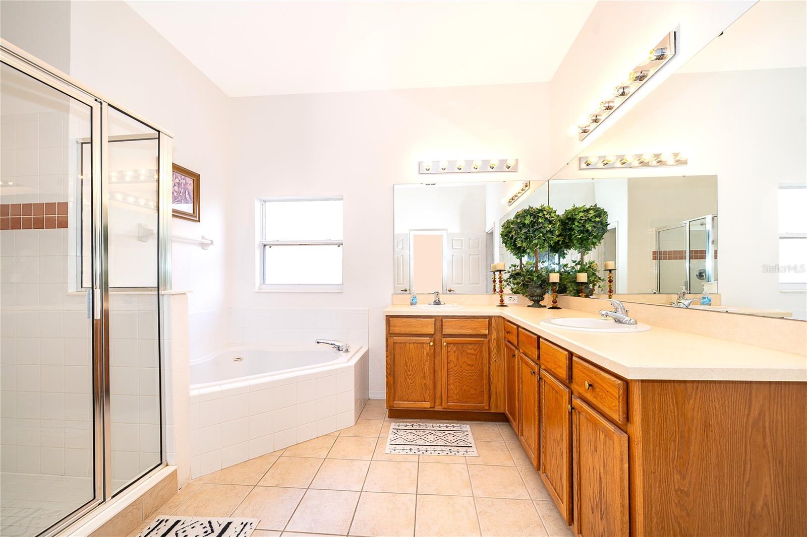 MARBELLA AT DAVENPORT PB 1 42 PG 29-30 LOT 31 - Residential