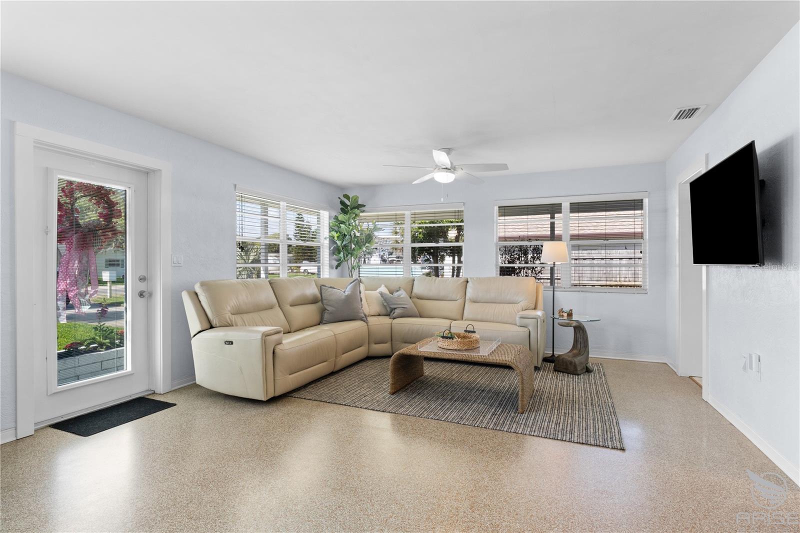 DETWILERS N 650 FT LT 02 16 17 34 NEW SMYRNA BEACH - Residential