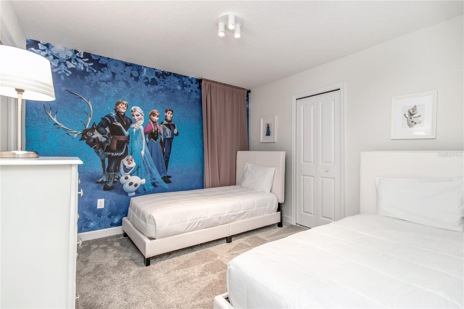 COVE AT STOREY LAKE II - Residential