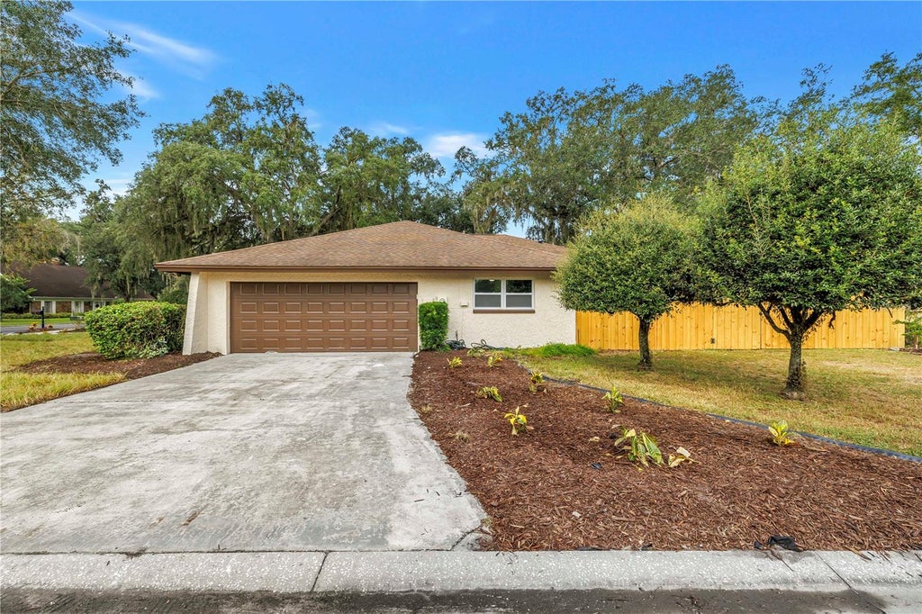 Photo of 1116 N Riverhills Drive, Temple Terrace, FL 33617 (MLS # TB8552974)