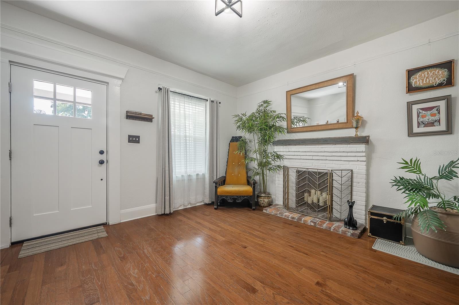 ARLINGTON HEIGHTS - Residential Lease