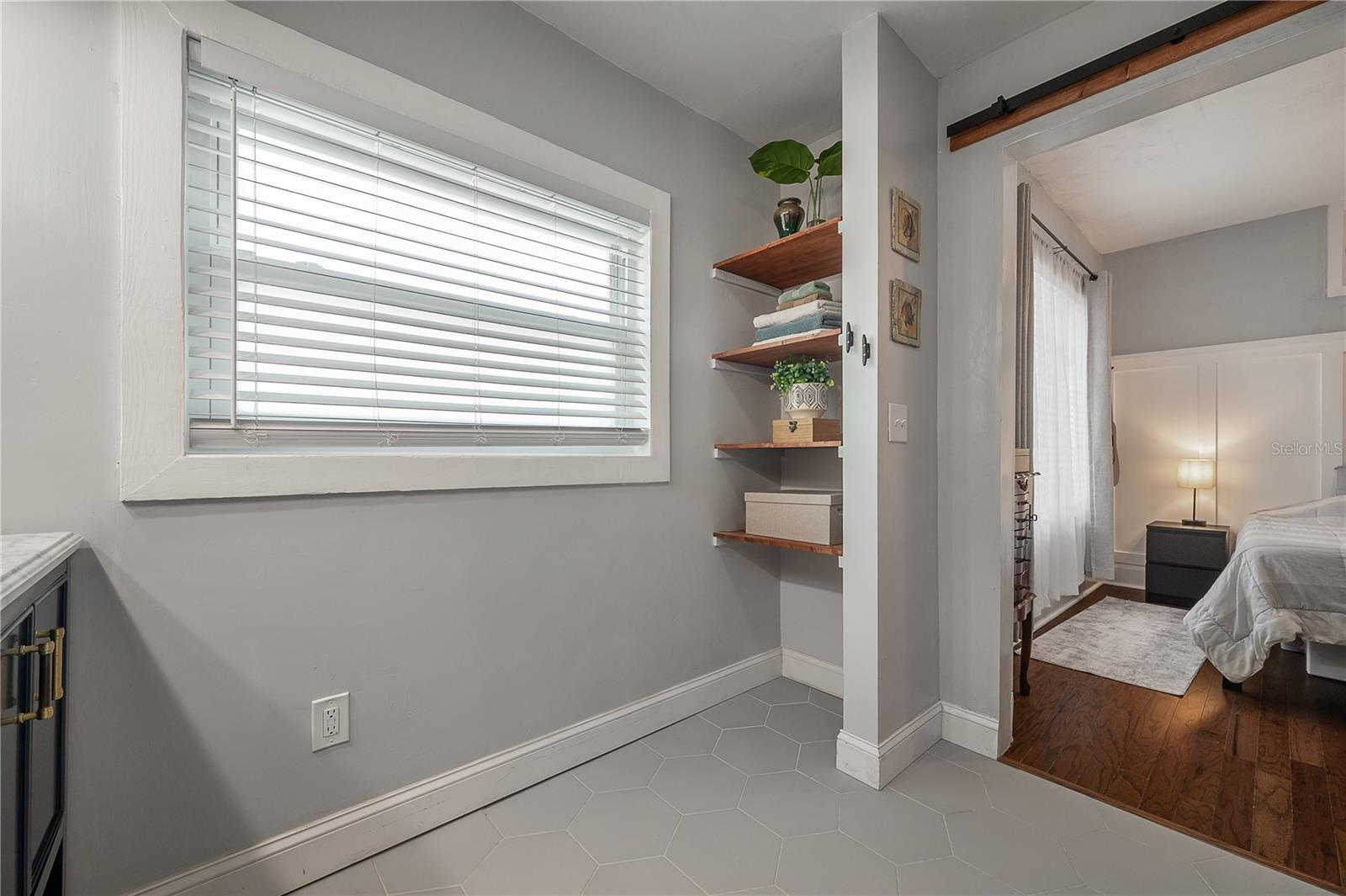 ARLINGTON HEIGHTS - Residential Lease