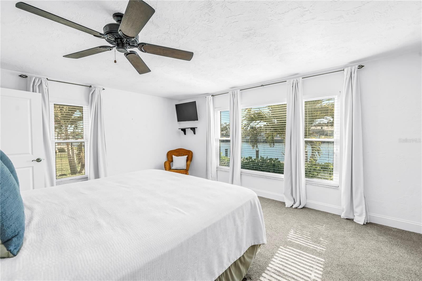 VENETIAN ISLES - Residential