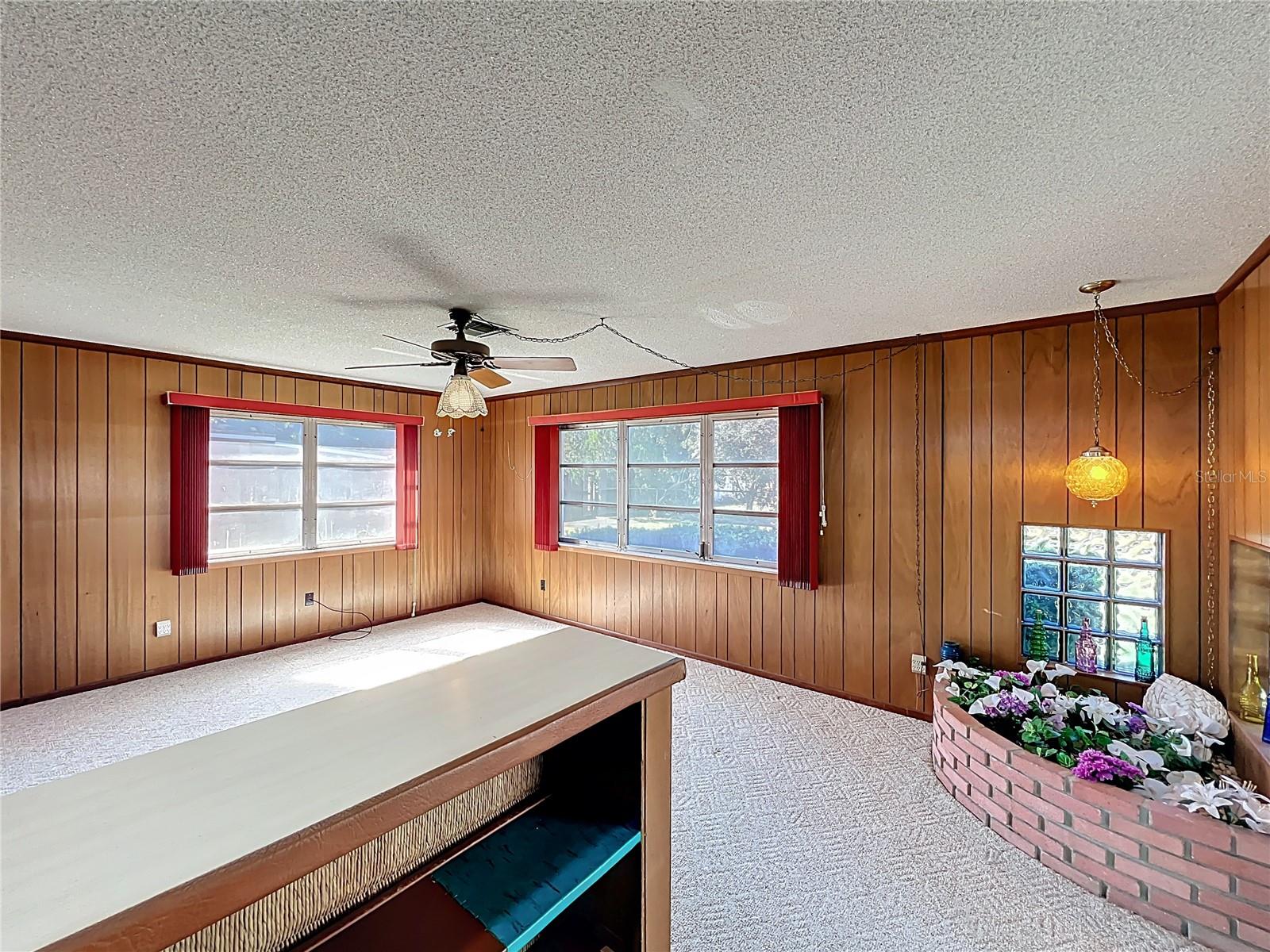 QUEEN ACRES ANNEX - Residential