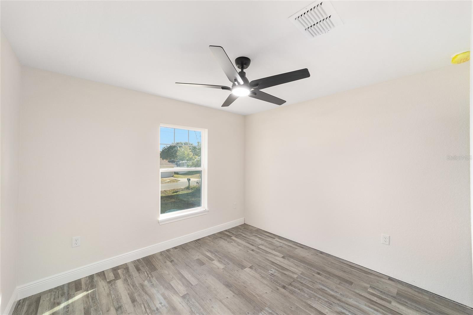 SILVER SPRINGS SHORES - Residential