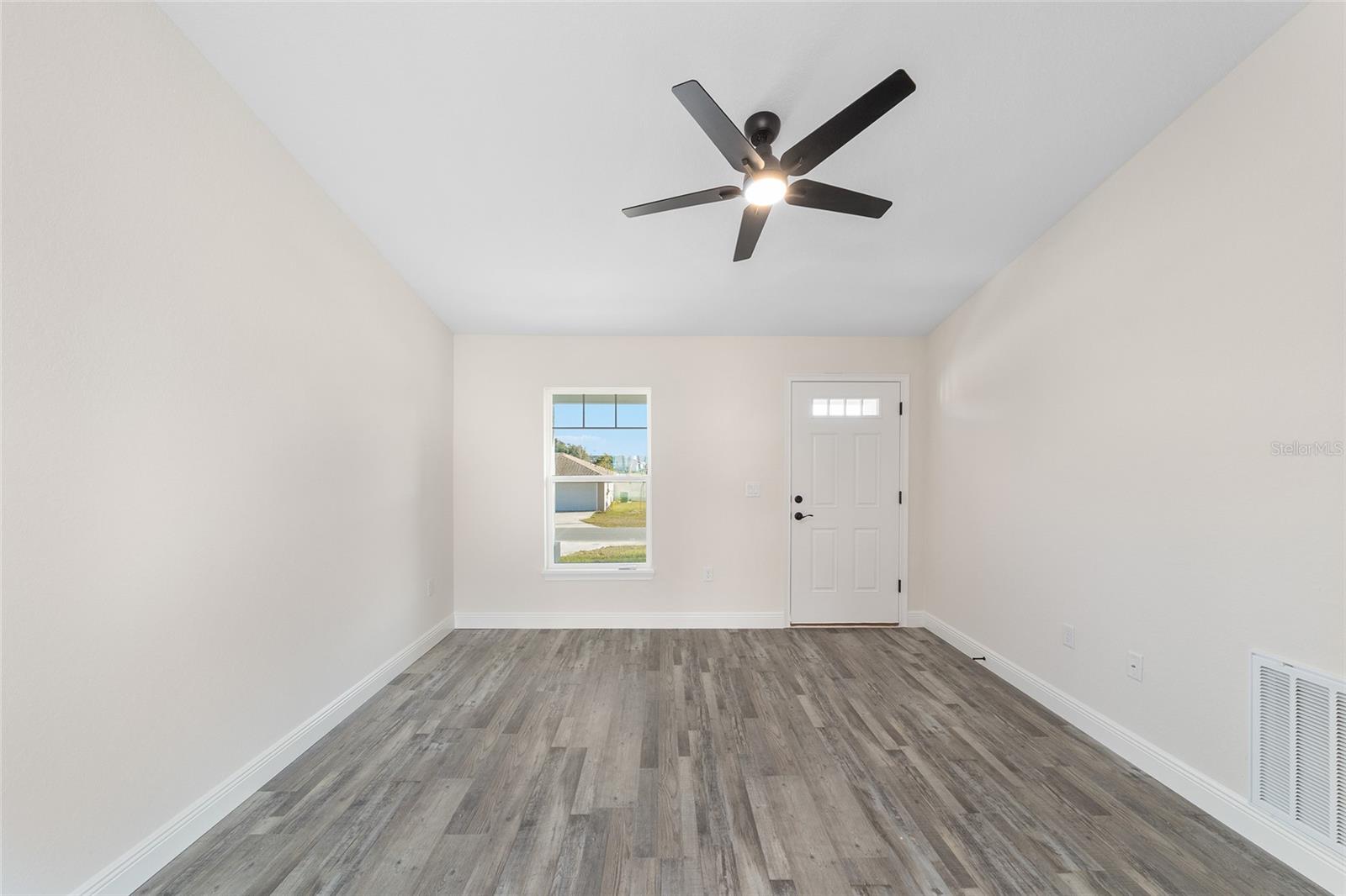 SILVER SPRINGS SHORES - Residential