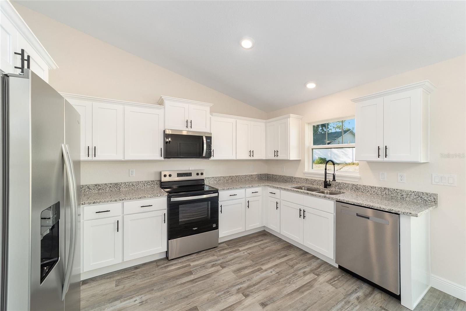 SILVER SPRINGS SHORES - Residential