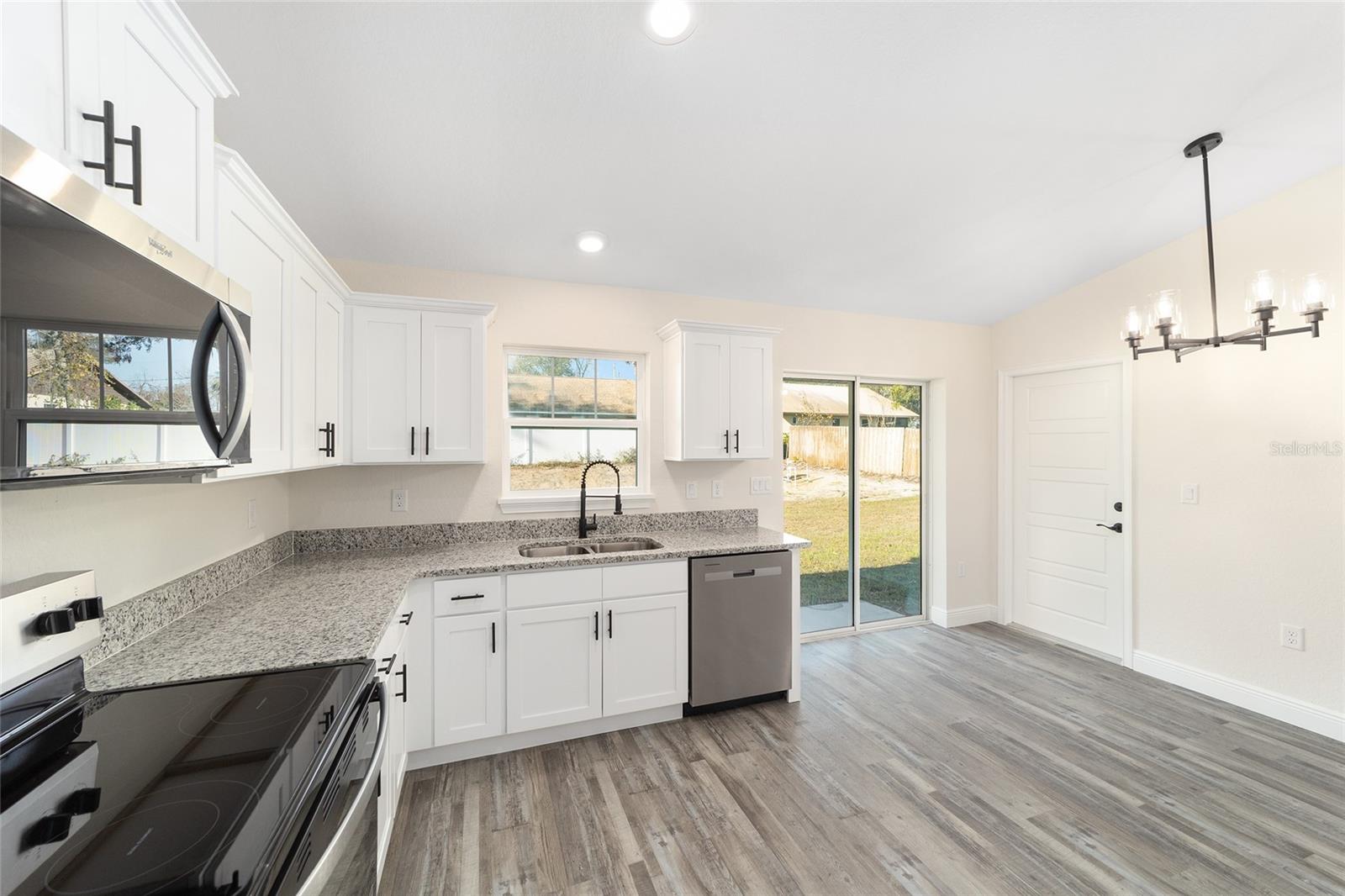 SILVER SPRINGS SHORES - Residential