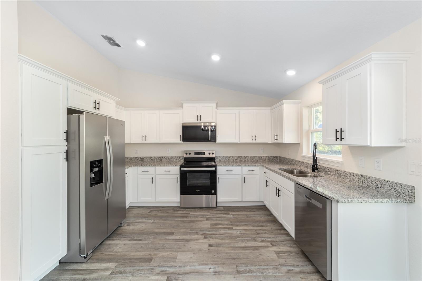 SILVER SPRINGS SHORES - Residential