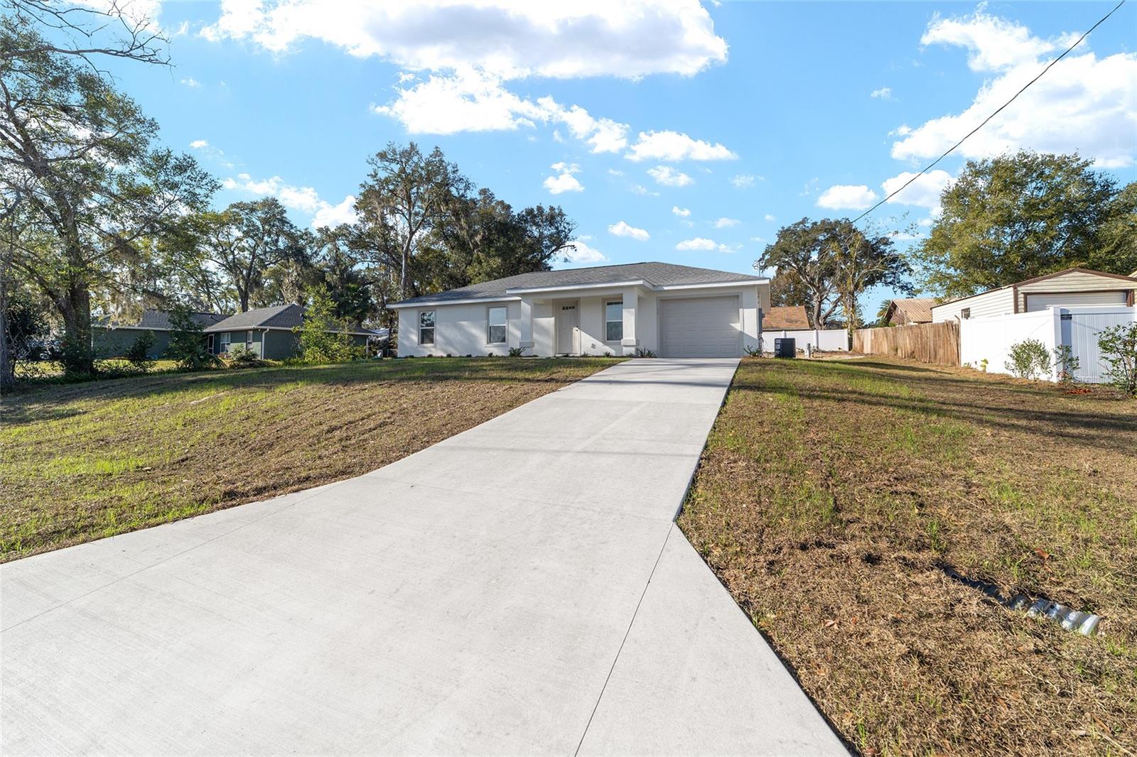 SILVER SPRINGS SHORES - Residential