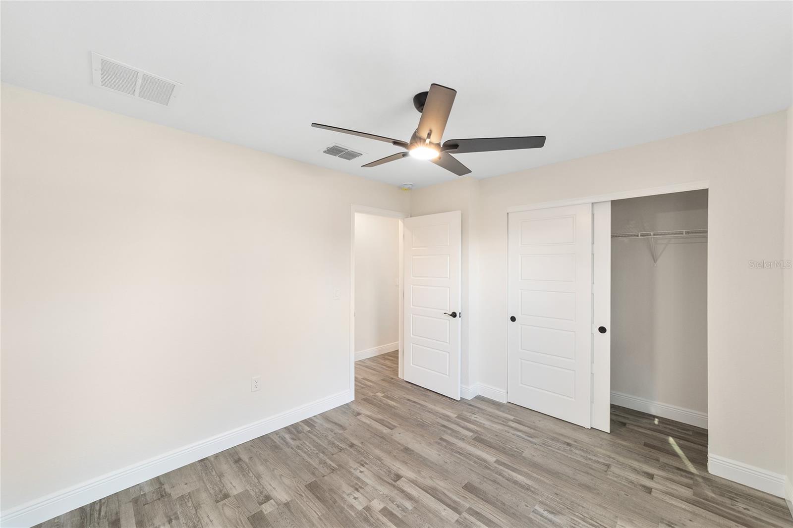 SILVER SPRINGS SHORES - Residential