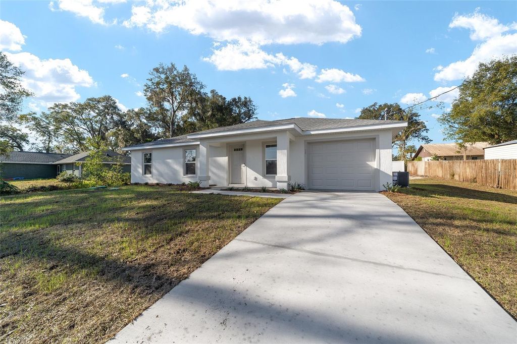 Photo of 14 Juniper Pass Drive, Ocala, FL 34480 (MLS # OM716336)