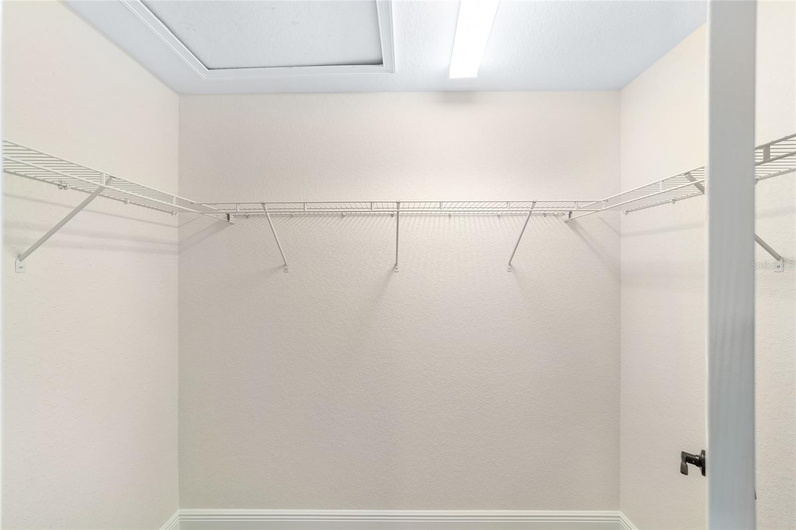 SILVER SPRINGS SHORES - Residential