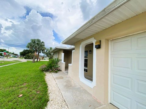 A home in PORT CHARLOTTE