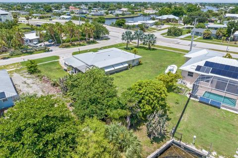 A home in PORT CHARLOTTE