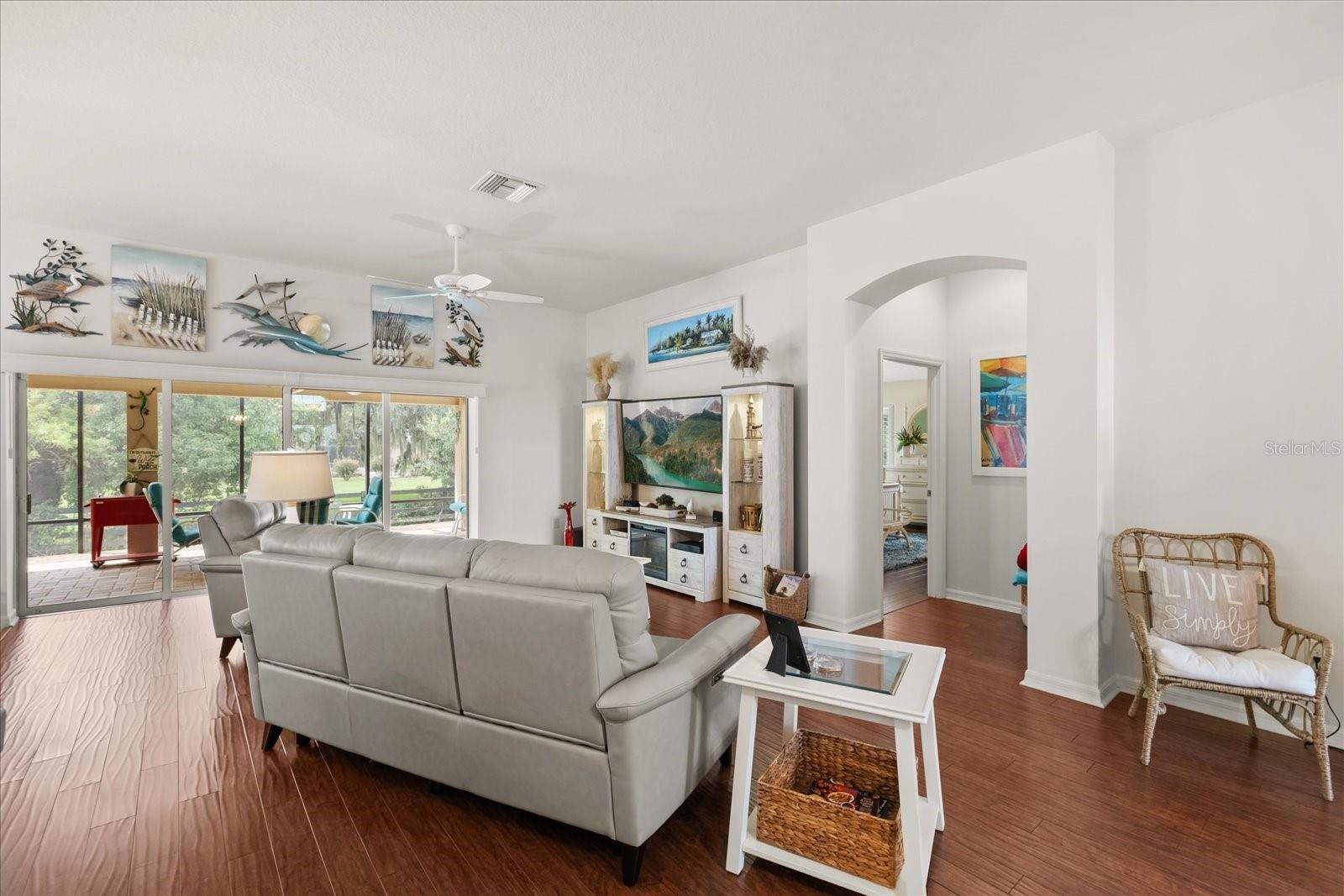 LAKESIDE LANDINGS REGATTA - Residential