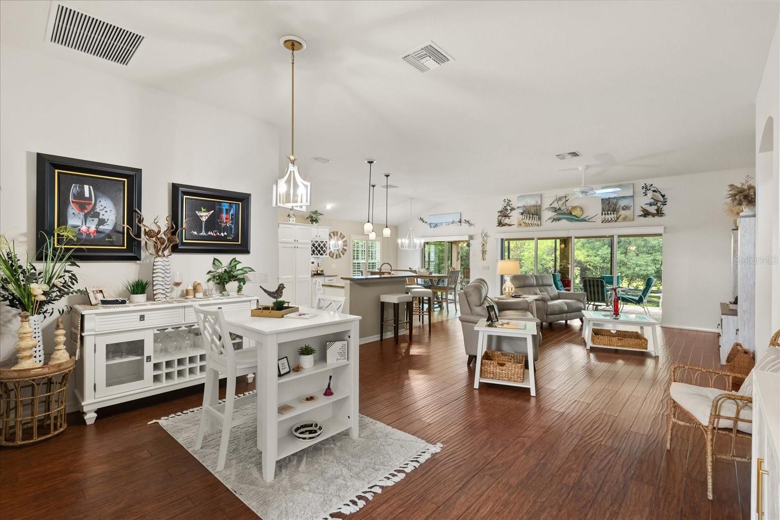 LAKESIDE LANDINGS REGATTA - Residential