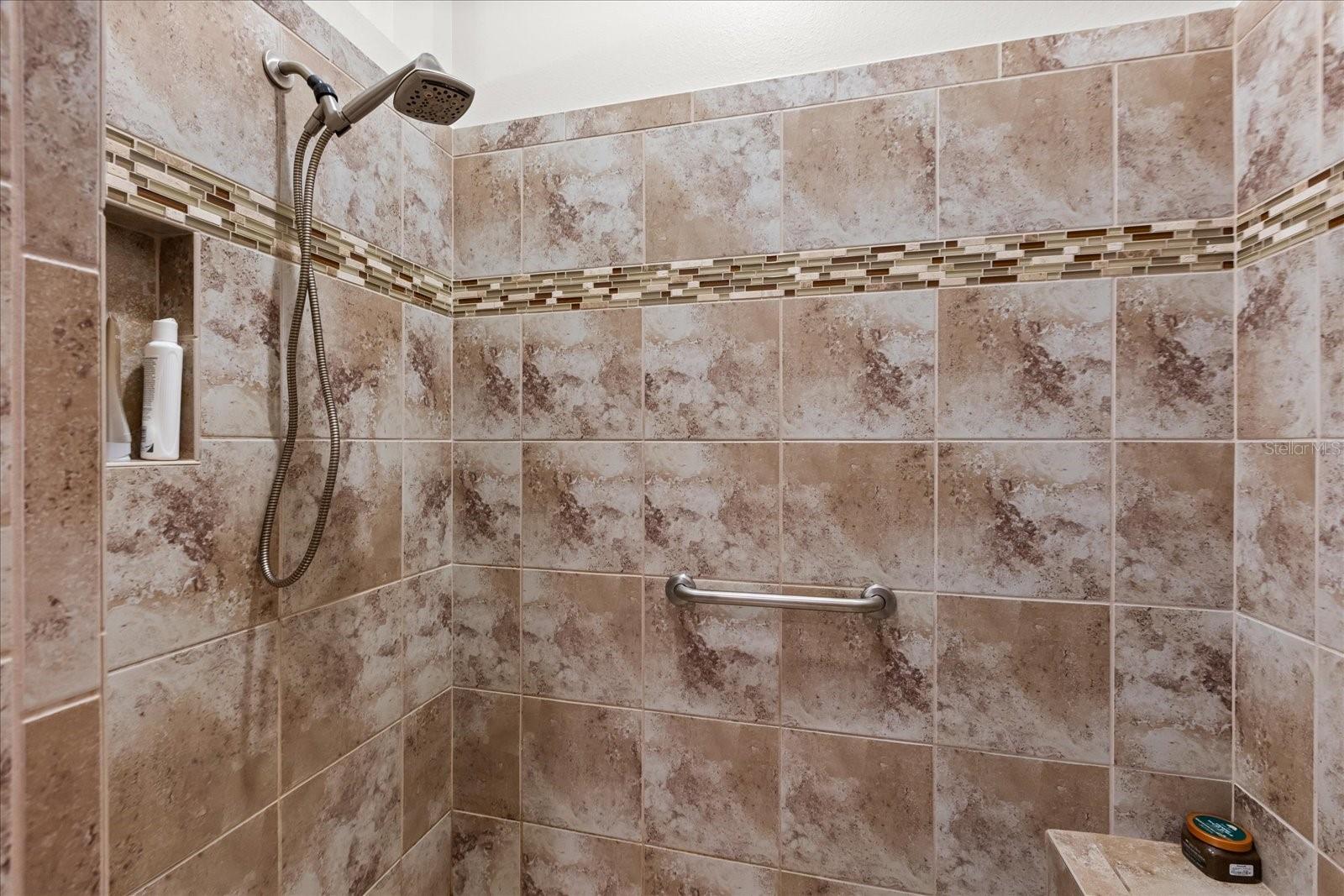 LAKESIDE LANDINGS REGATTA - Residential