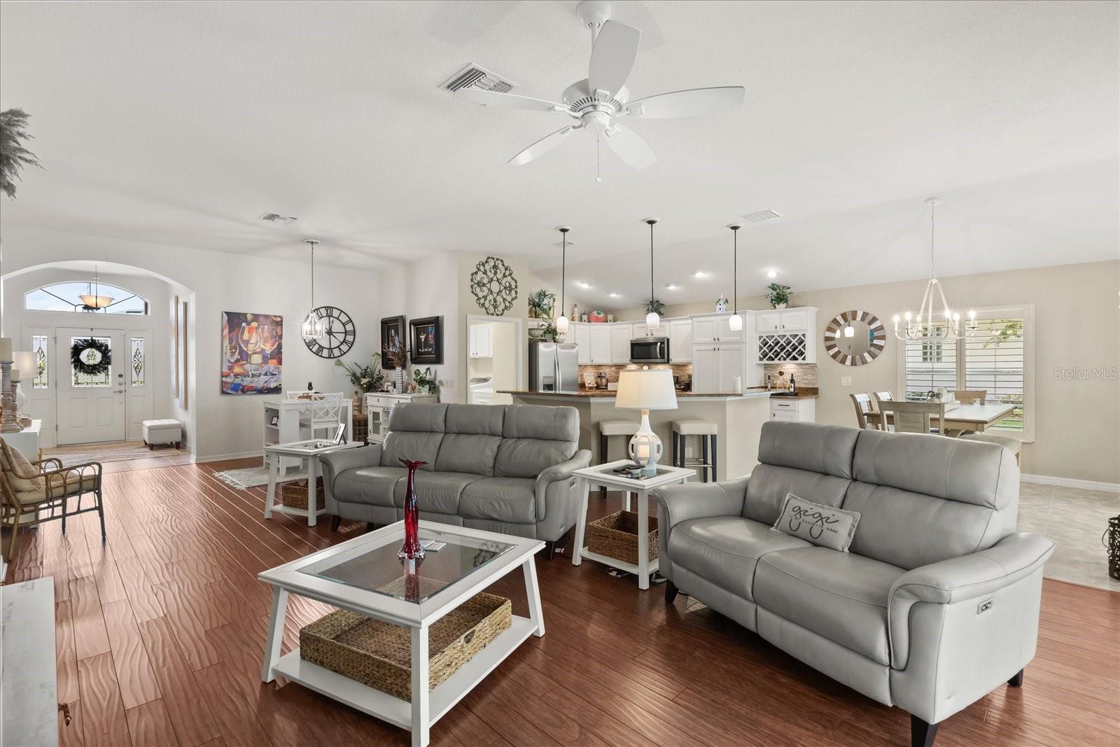 LAKESIDE LANDINGS REGATTA - Residential