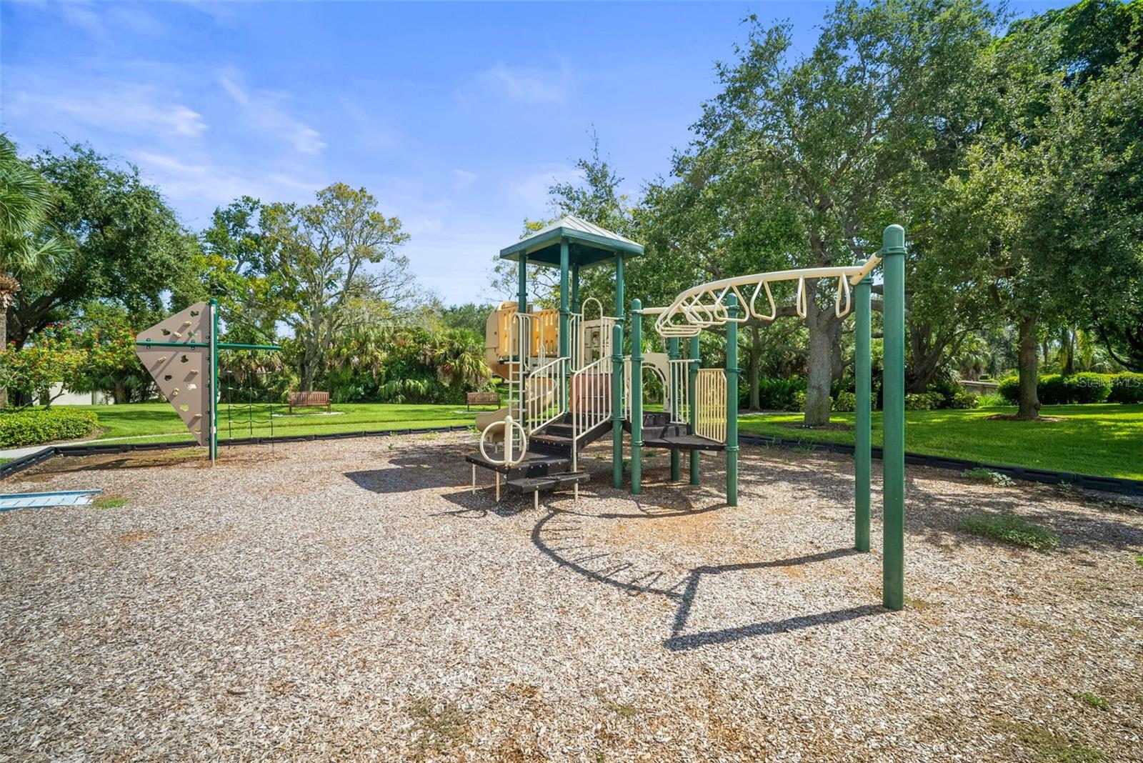 PALMA SOLA TRACE - Residential