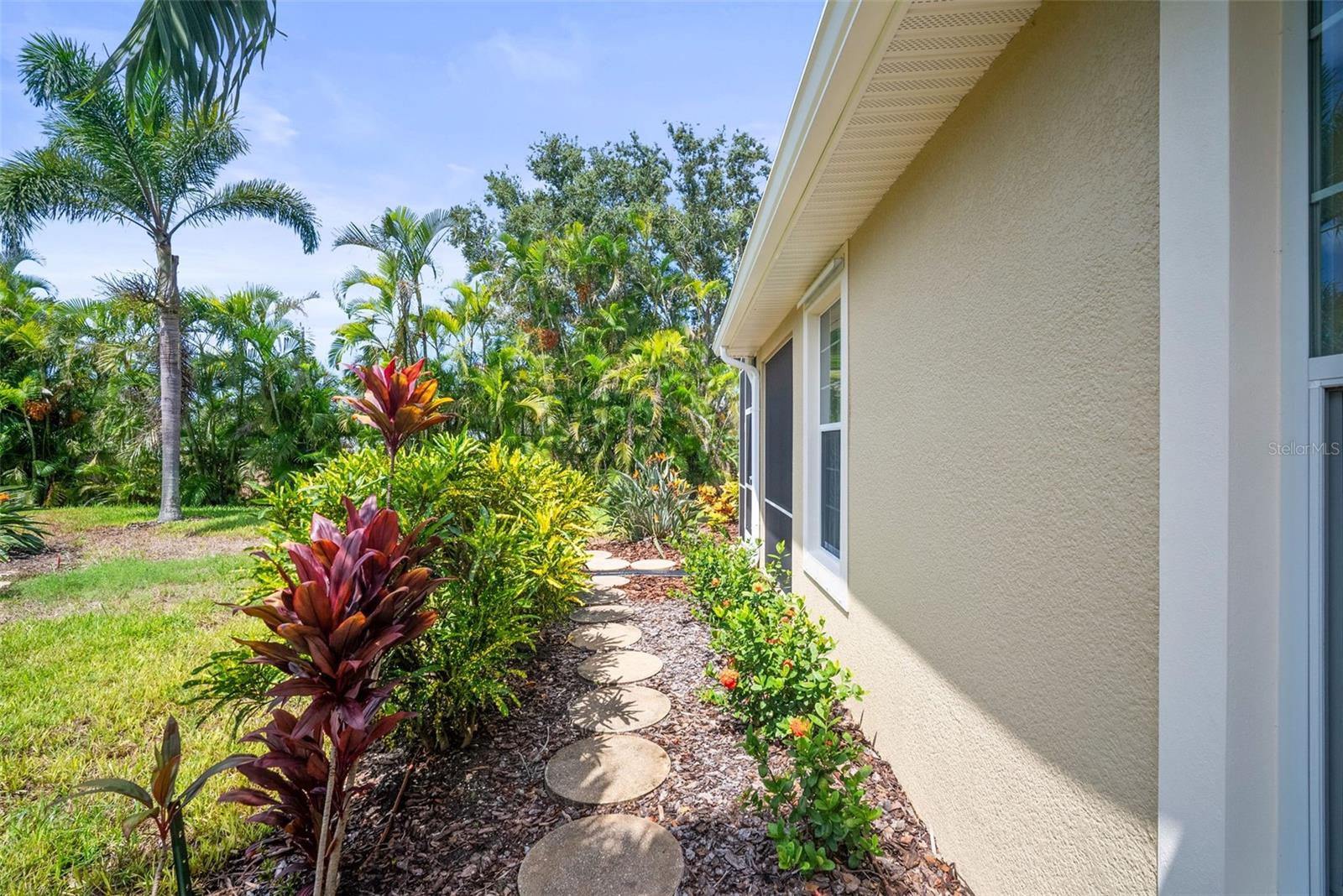 PALMA SOLA TRACE - Residential