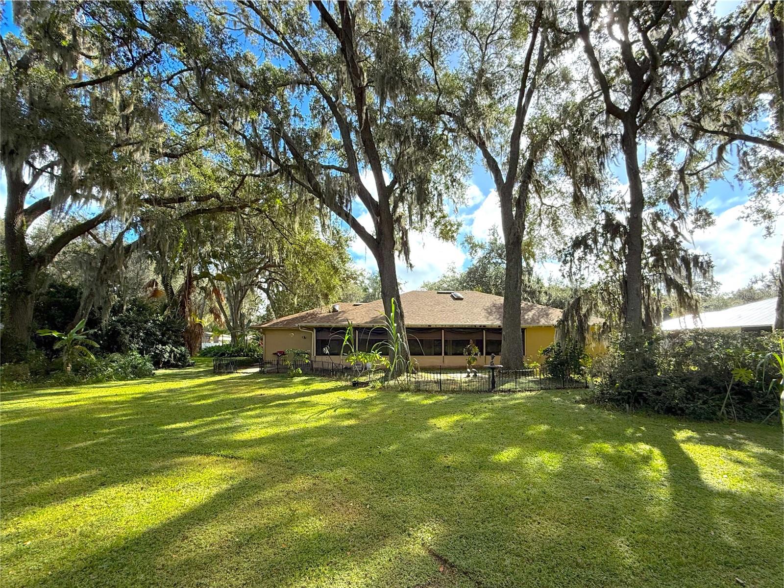 DEER BROOKE - Residential