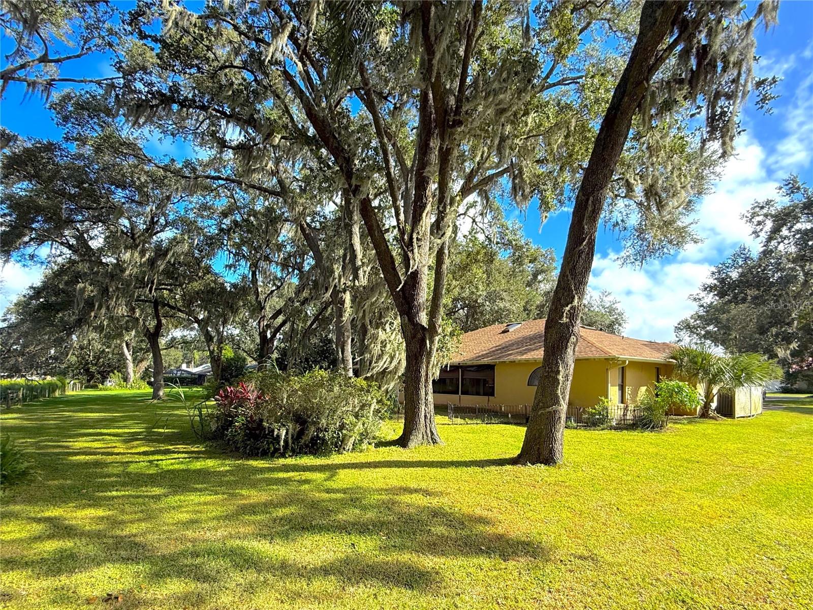 DEER BROOKE - Residential