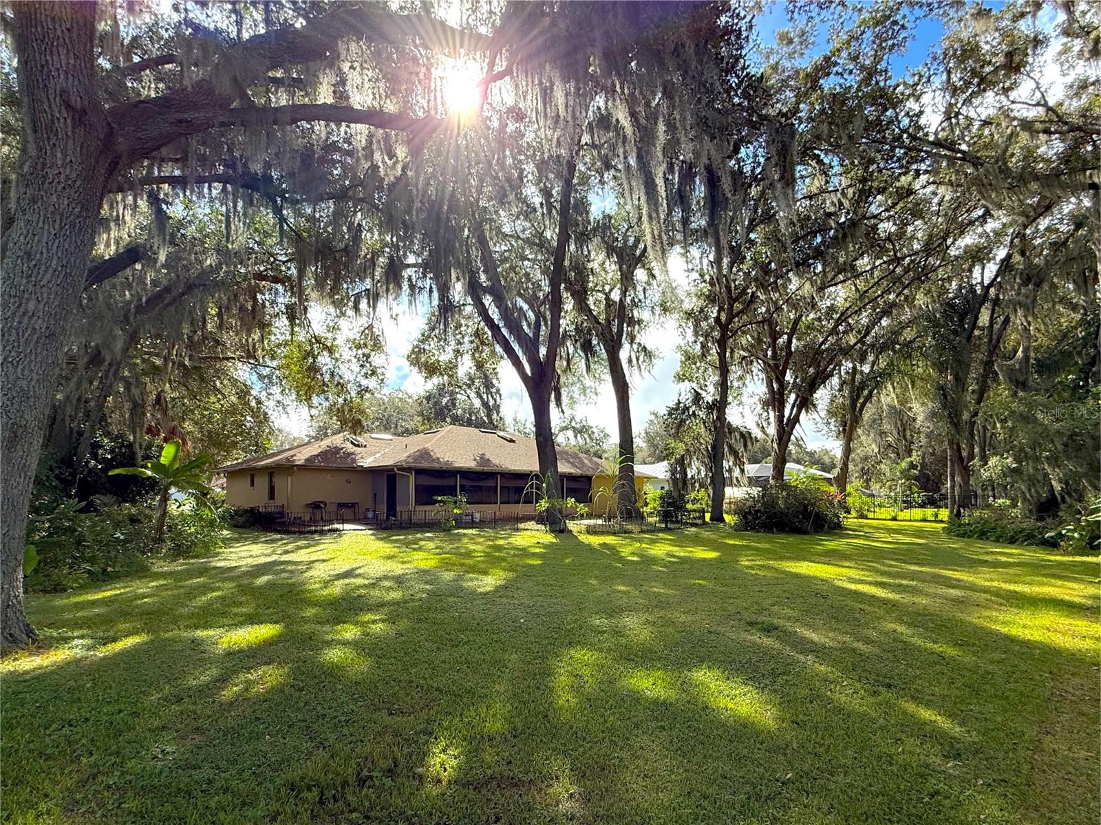 DEER BROOKE - Residential