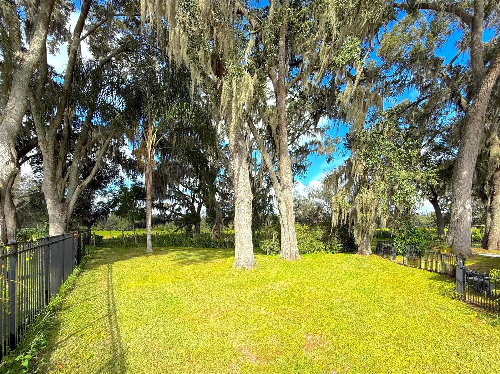 DEER BROOKE - Residential